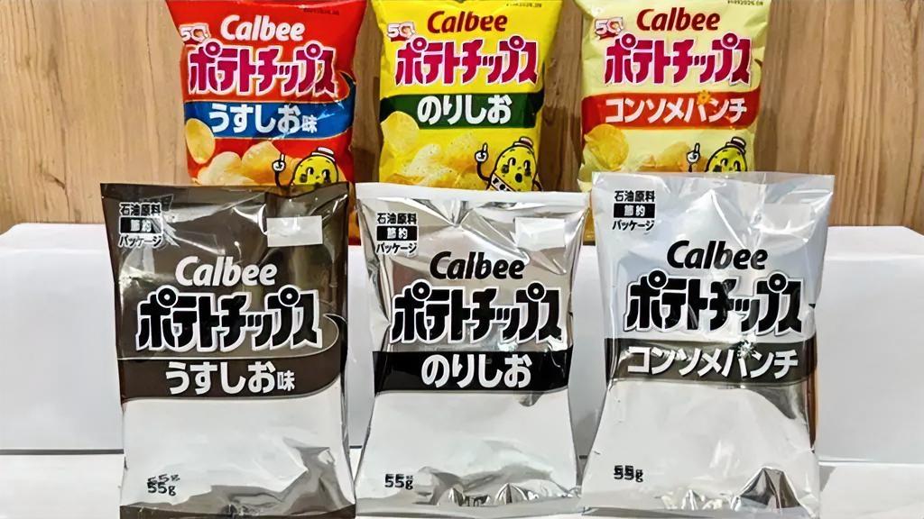 日本的零食包装袋要集体“褪色”了，从彩色到黑白色，由此可见，日本的供应链危机比咱