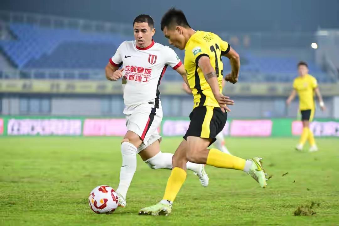 中超第4轮比分预测！
1、成都蓉城小胜青岛西海岸，继续稳居榜首！
2、上海海港战