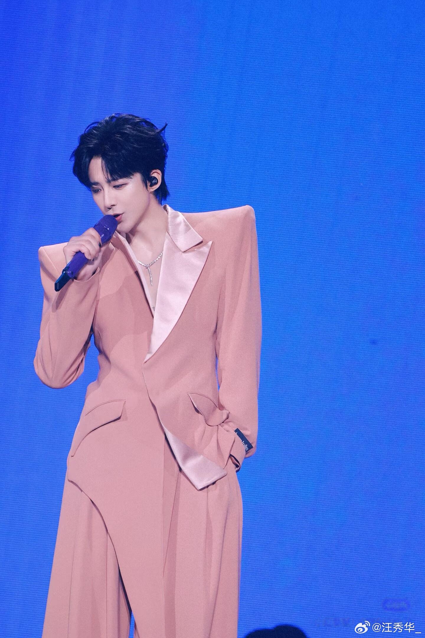 刘宇宁万物皆可转灵活小手+搞笑反差，刘宇宁真的太有魅力了！转笔垮掉，专业操作直接