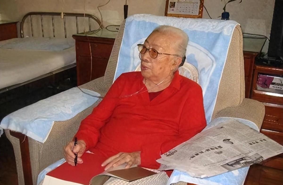 1992年陈赓遗孀到台湾，下飞机瞬间神情变化：她没想到迎接场面如此盛大！
193