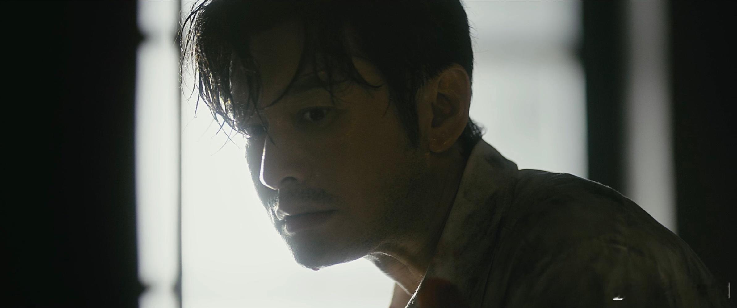 #黄晓明也是拿上失忆梗剧本了#新剧《潜渊》，黄晓明的失忆带来全新看点。面对敌军，