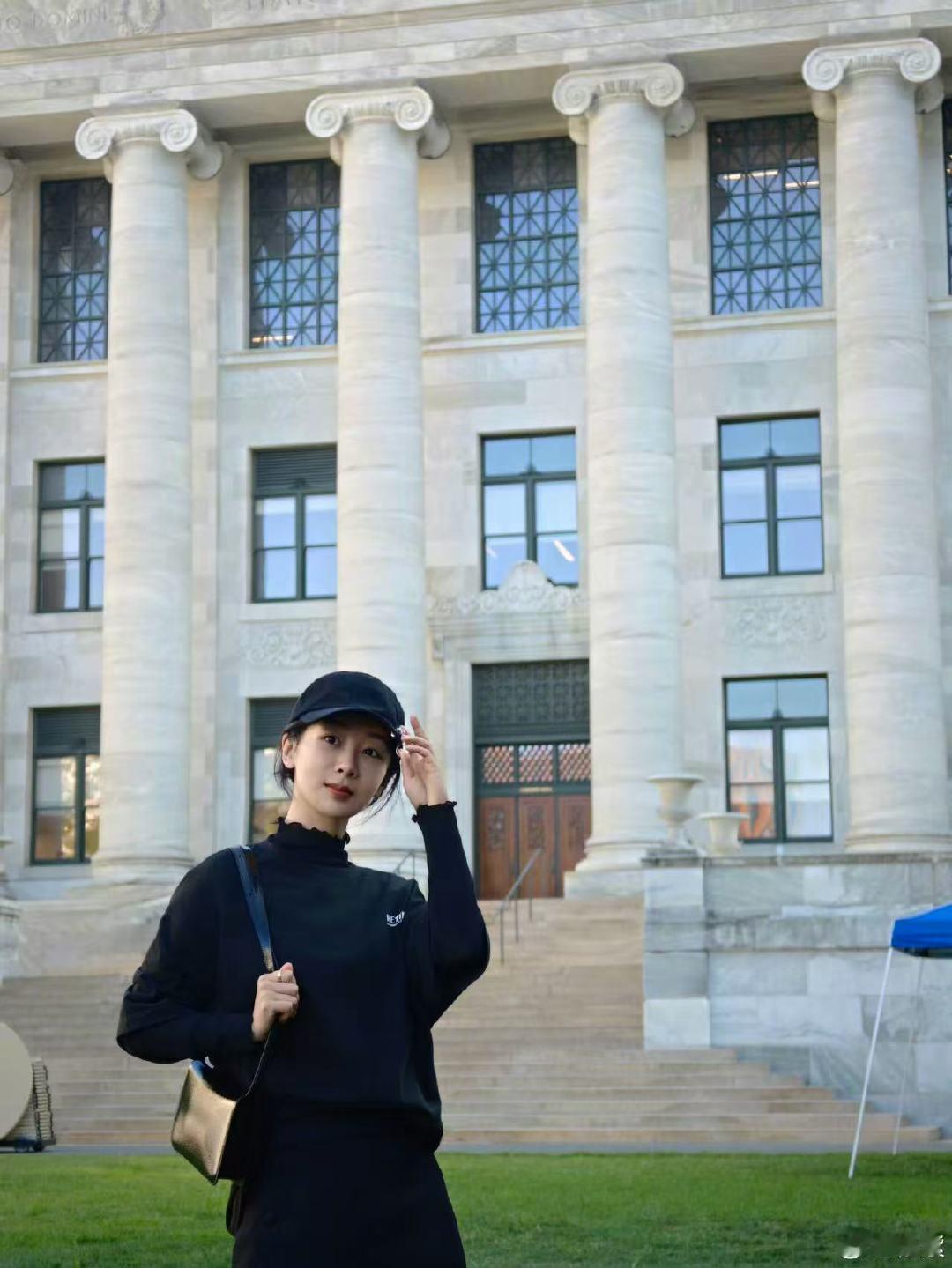 杨紫伯克利学院游玩plog杨紫伯克利学院游客照 哇！杨紫伯克利学院游玩plog来