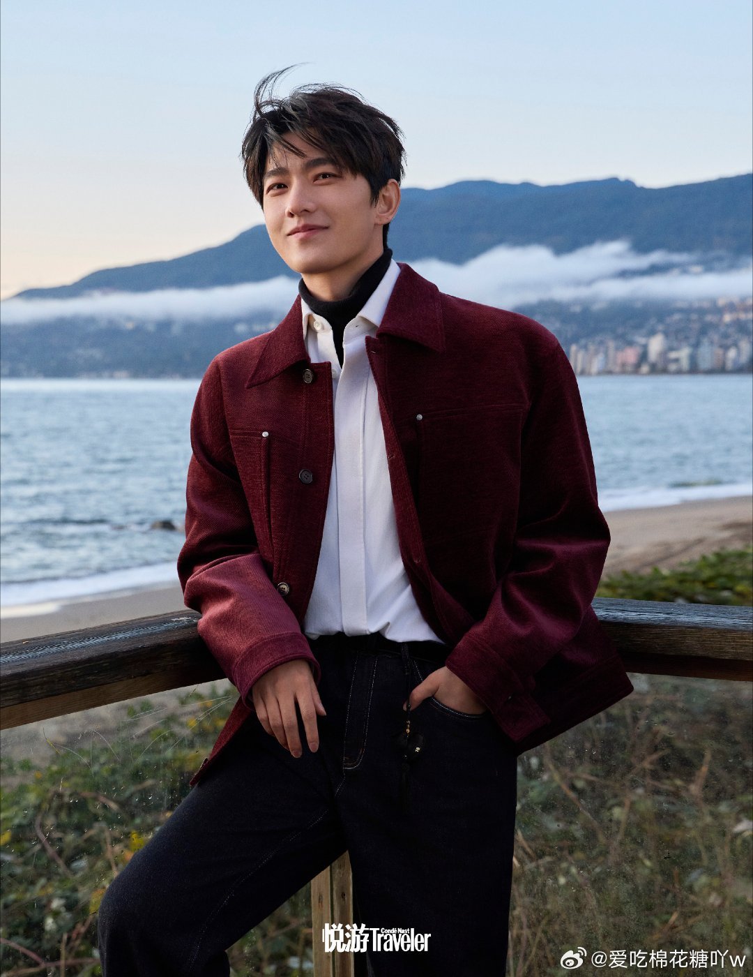 杨洋人没来但亲签来了 杨洋人没到活动现场 却凭借一句苏感满满的语音 加上诚意十足