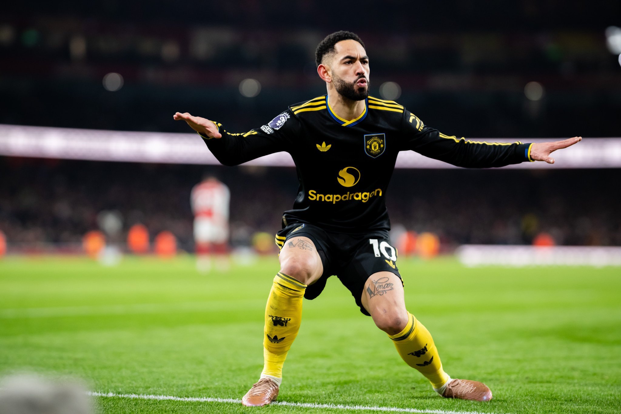 有曼联球迷表示，这两周的体验太好了，他正在考虑辞职做一个全职曼联球迷。 