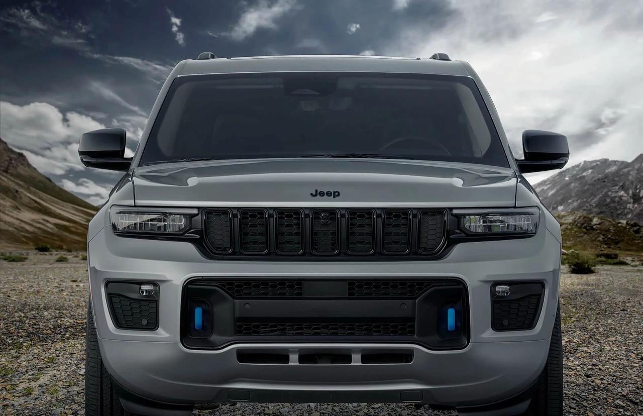 不娘、不飘、不浮夸，就是硬、猛、扎实，正宗美式肌肉范儿，男人看了基本都上头。20