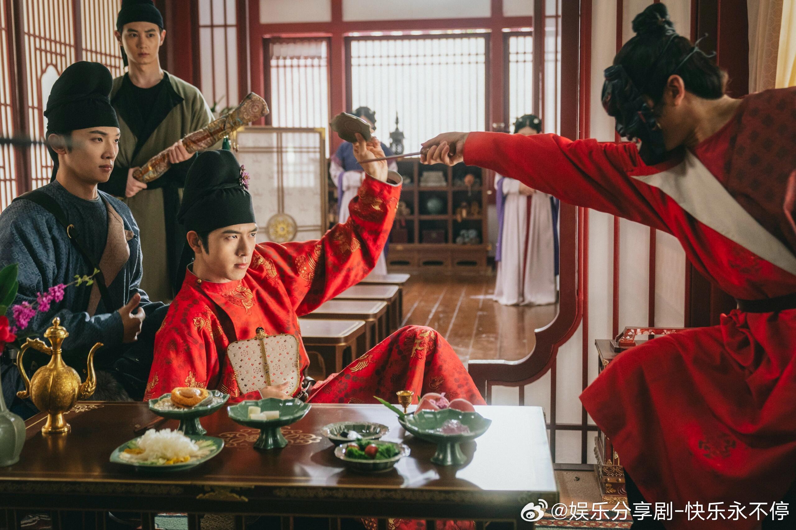 李现几个镜头就让风流倜傥有了实感 图一刺客要杀蒋长扬的时候蒋长扬用碟子挡了一下能