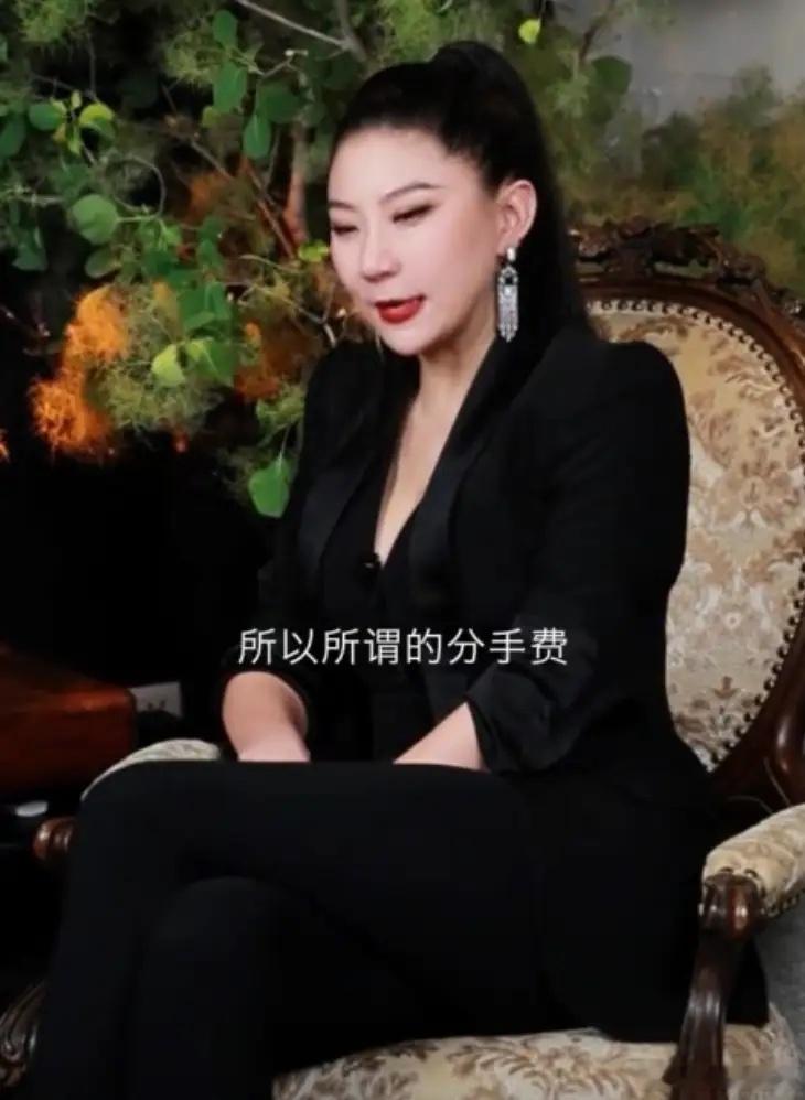 谢贤被曝曾卖掉谢霆锋送的豪车，帮女友Coco还债，还送过房产金条！ 