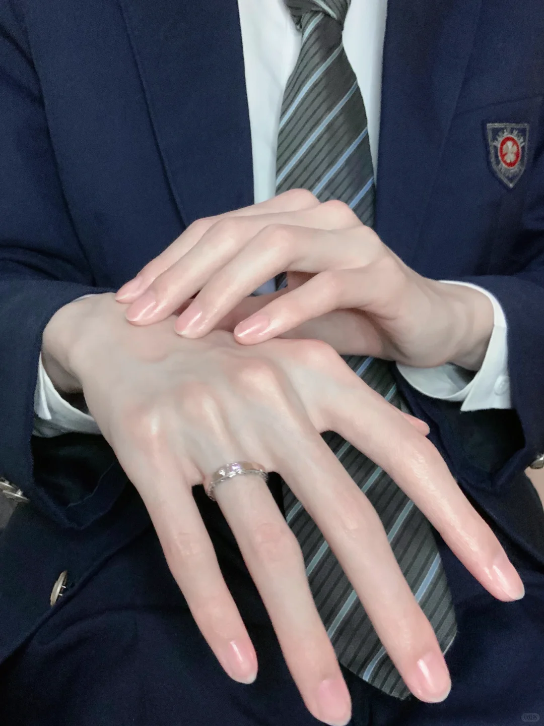 解锁简单手部姿势