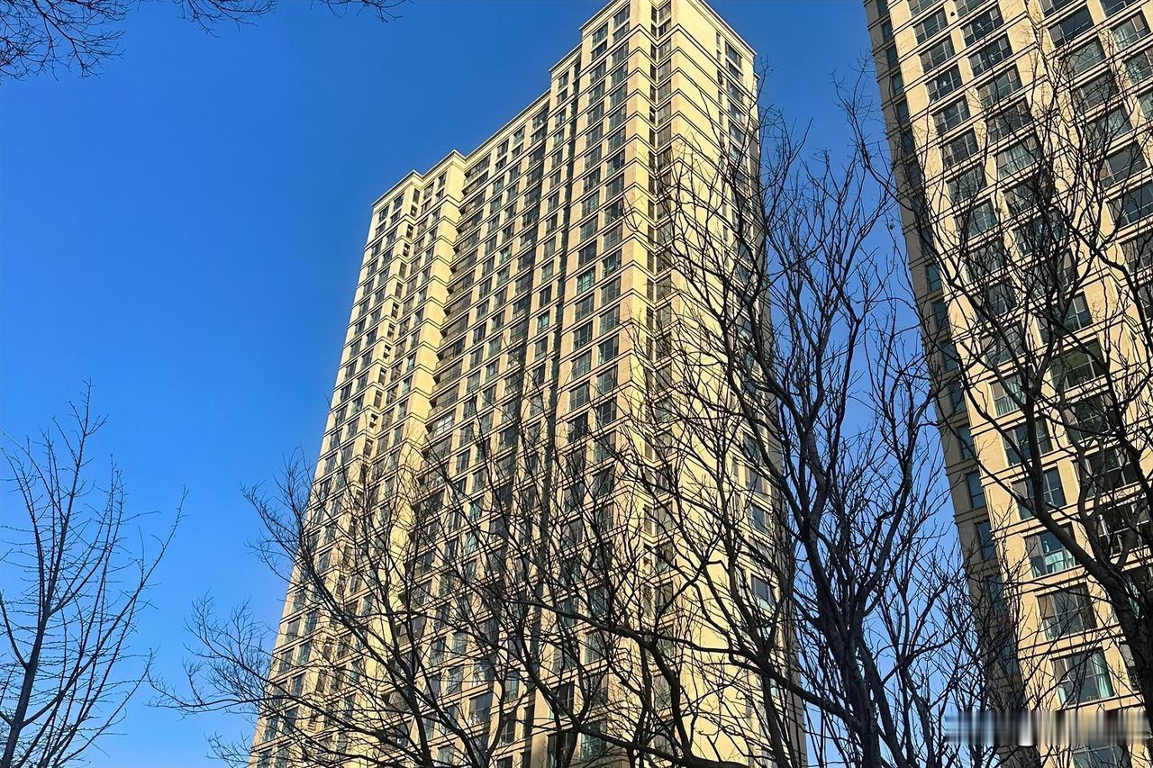 山东潍坊近10年的二手房价格变化趋势：
2017年，均价6142元/m²，同比上