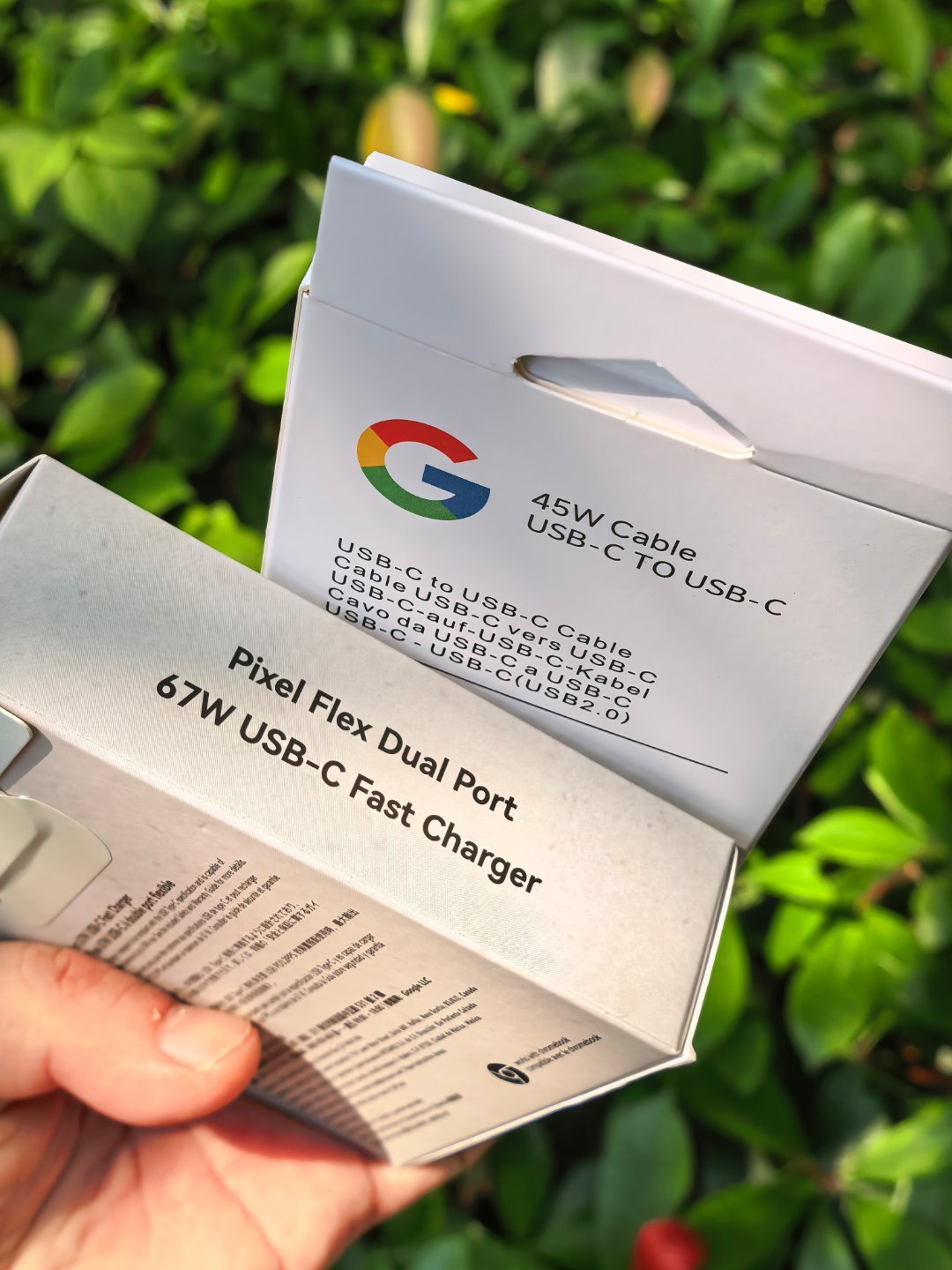 海外的朋友，给我丢了一套 Google 的充电器和线，头是 67w 的，线是 4