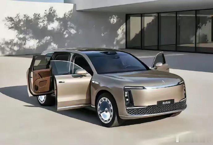 尊界M900，华为与江淮的匠心结晶，2026年震撼上市。尊界M900采用对开门设