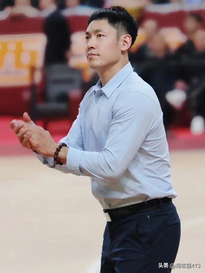 张庆鹏还能指教几场比赛，北京控股第二阶段比赛打得不好啊，张庆鹏的帅位没有第一阶段