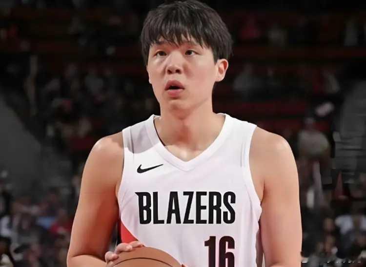 北京时间2月7日，NBA常规赛开拓者主场对阵灰熊，前探花亨德森与小皮蓬复出均迎来