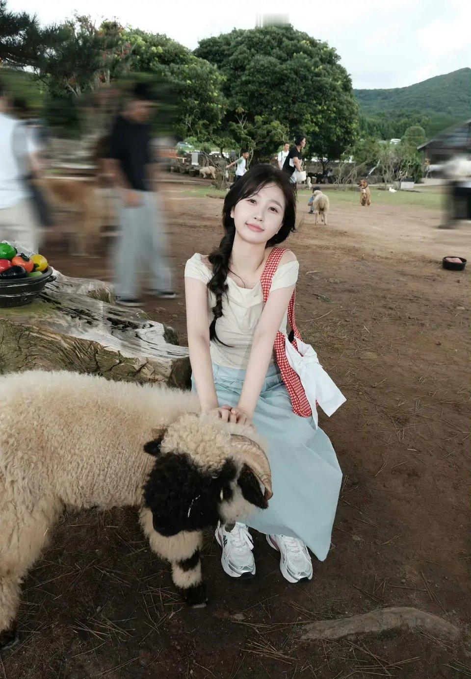 露思甜妹资源会让虞书欣接了吧 ​​​