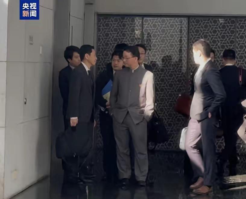 11月18号，日本外务省那个管亚洲大洋洲事务的局长金井正彰，跟咱们谈完，灰头土脸