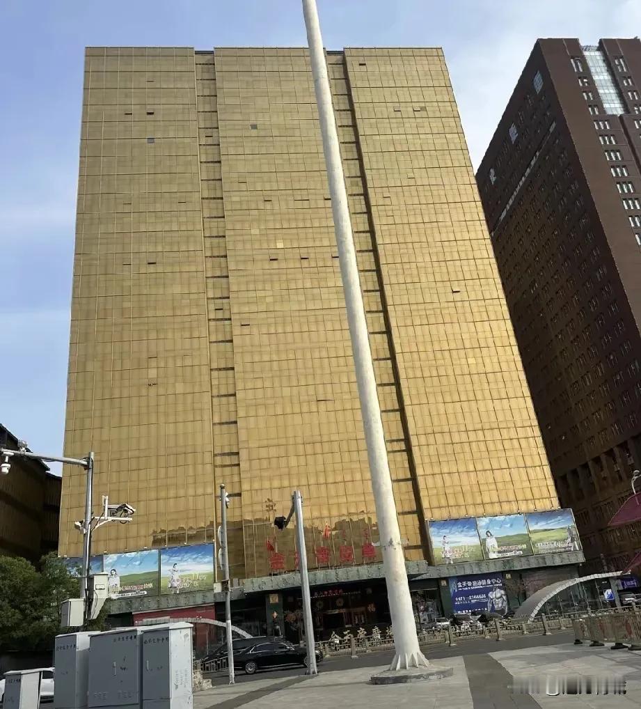 呼和浩特获得文明城市实至名归，这个是毋庸置疑的！
      呼和浩特获评全国文