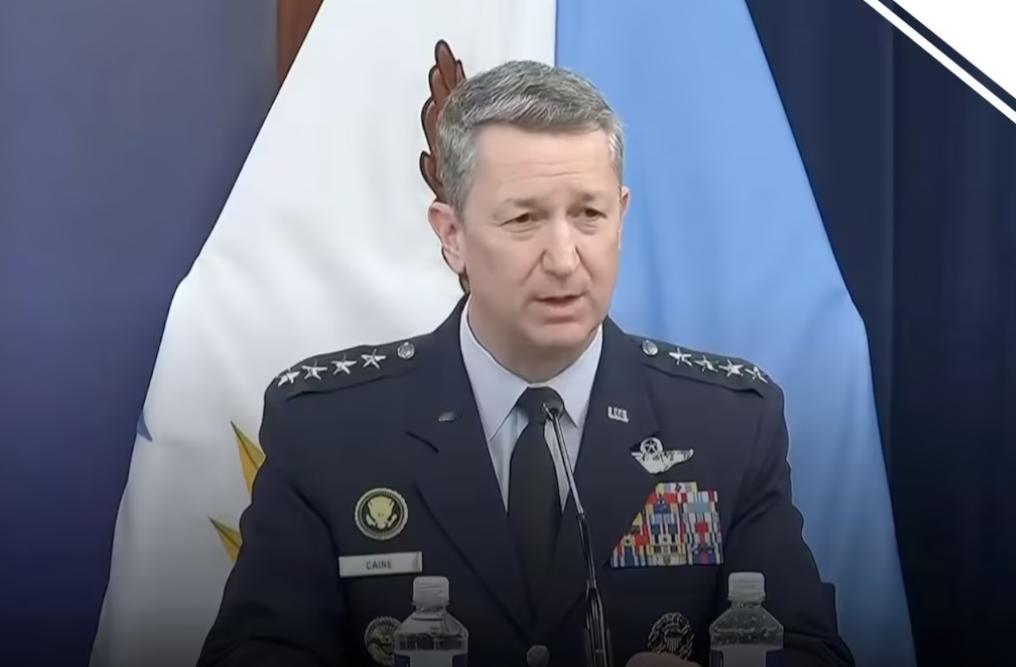 美军对伊作战账单曝光：600万顿饭，760万杯咖啡，这分明是“续命”局！

20