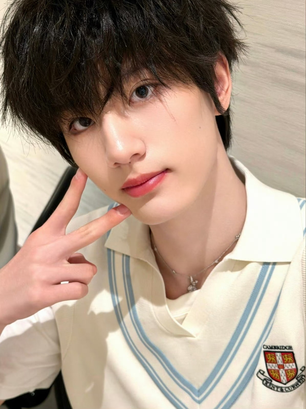 李煜东校园剧男主李煜东高会更新三宫格📸谁家男高跑出来了真的很美萌啊~校园剧男主