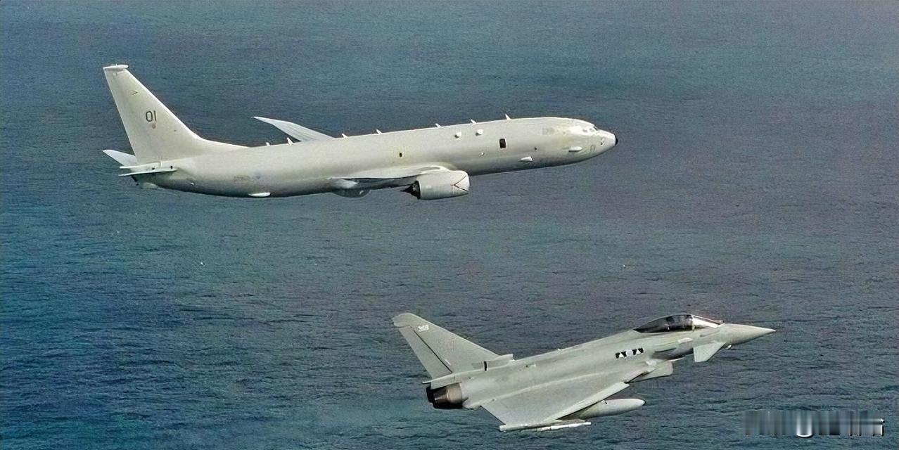 快讯快讯！北大西洋暗流涌动，美俄军事对峙骤然升级。

—美军P-8反潜机、英军“