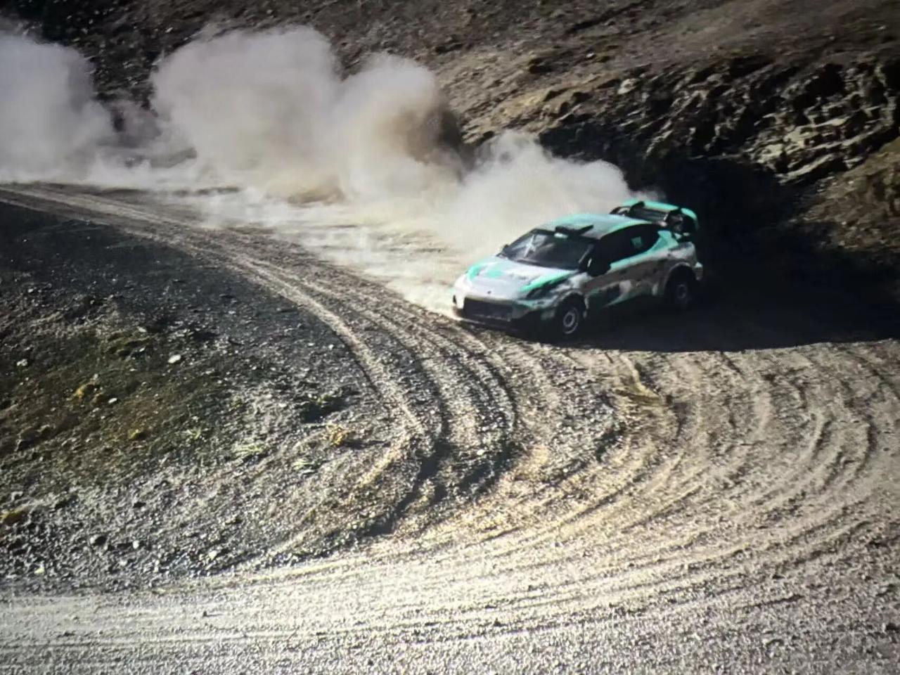 看了飞驰人生 3，爽是真爽，但更让我触动的是车。以前赛车电影全是日系德系，这次领