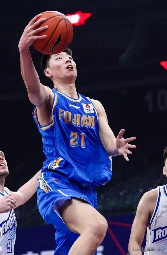 浔兴6C帮

福建浔兴队里共有C类合同队员6人，分别如下：

①前锋孙岩松

稠