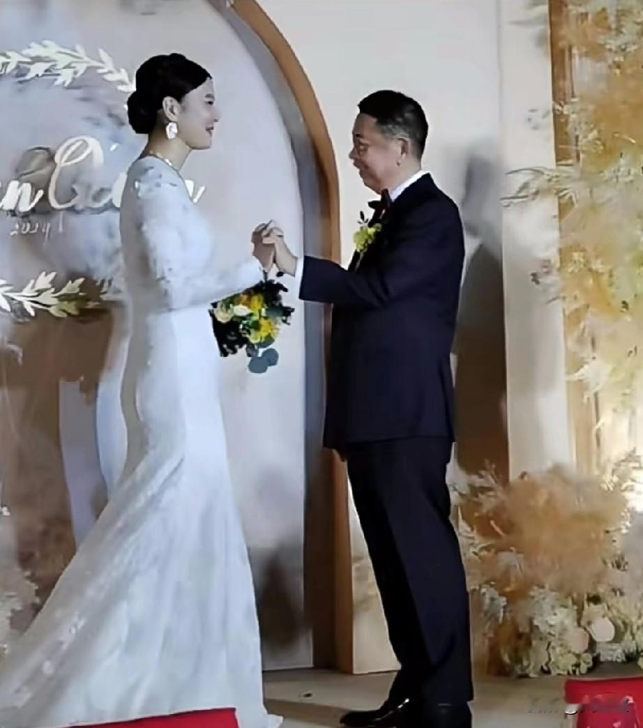 182cm的倪景阳与165cm的谢晖，因17厘米的身高差曾被外界唱衰。

两人在