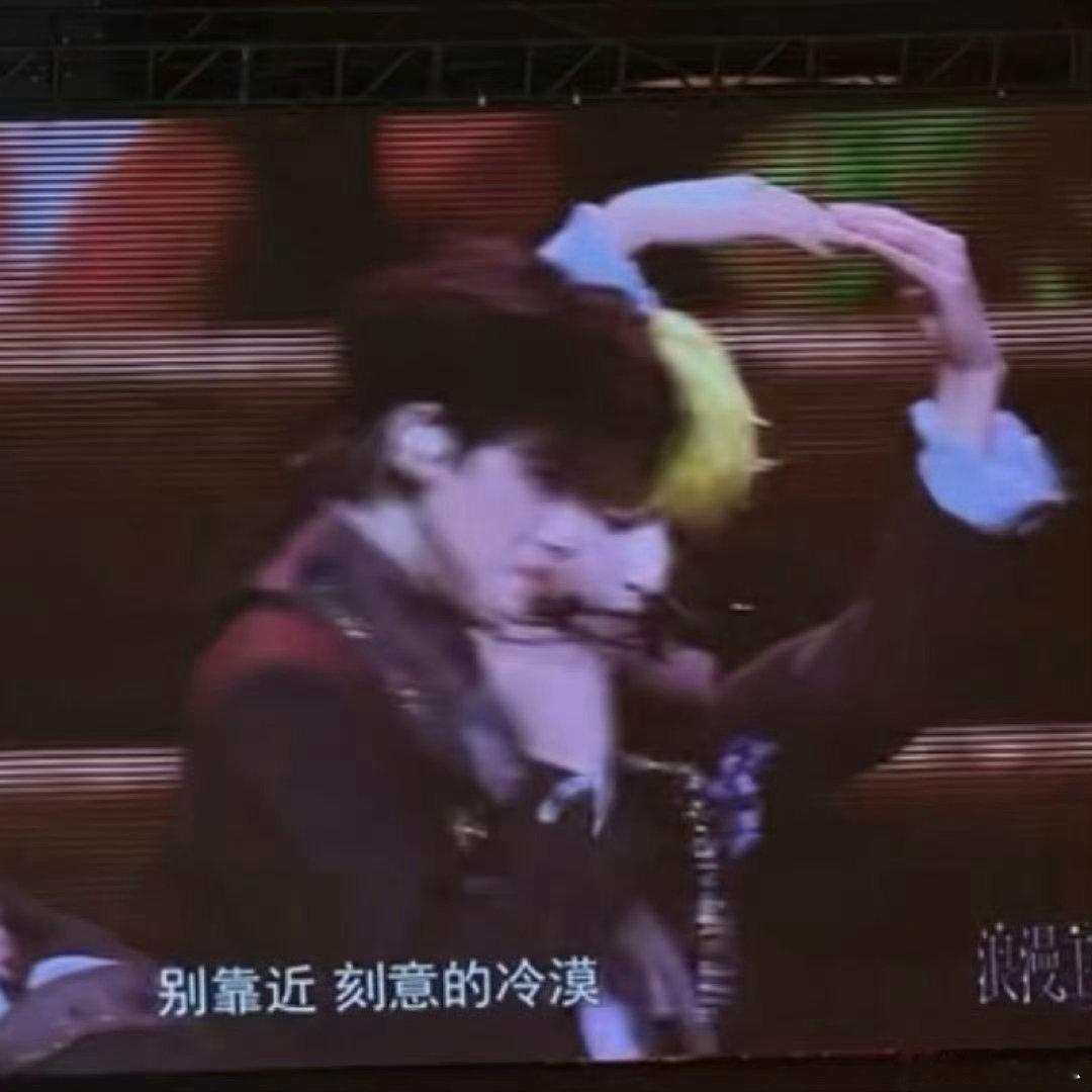 张极唱了重庆话rap张极重庆话表白粉丝 接地气重庆方言rap氛围感拉满，语调慵懒