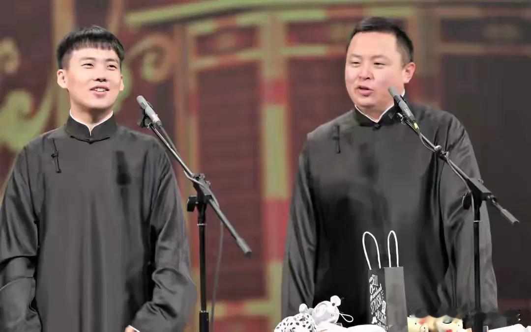 近日，德云社班主郭德纲在王伟忠的视频播客节目中，就德云社接班人问题抛出重磅言论：