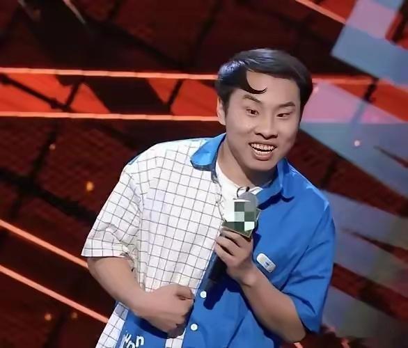 还以为徐志胜怀孕了 哈哈哈哈，原来是徐智胜怀孕了。据韩媒报道，李时言和徐智胜结婚