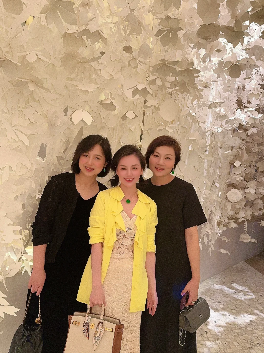在异国他乡见面，也是挺神奇的～哈哈哈哈