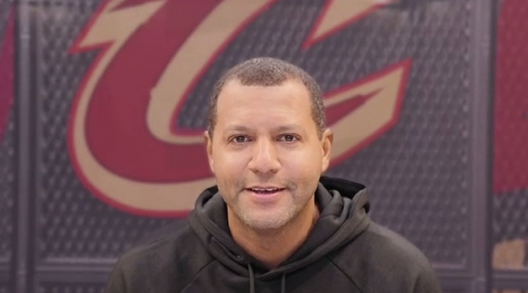 骑士总经理：哈登离开快船的过程处理很妥，哈登并没有主动申请交易。接受离开快船只是