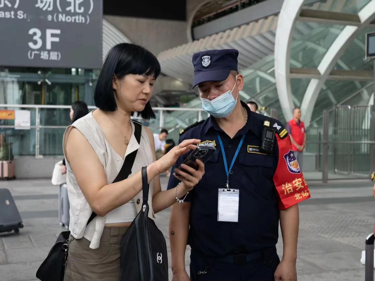 #在深圳发现美好# 这个中秋节，深圳又出圈了！在1700万在深圳追梦的人眼里，深