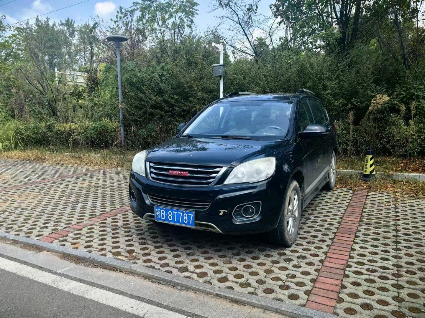 预售一台2015年的哈弗H6 1.5T 手动 9万多公里一手差，单独换了一个后尾