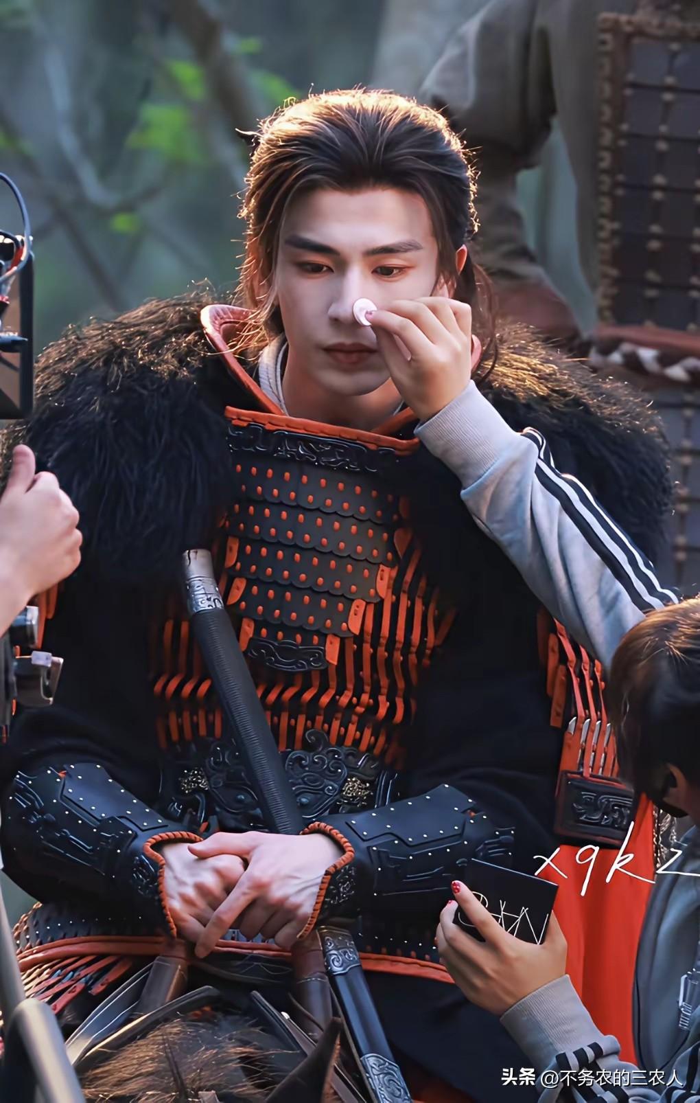 倘若刘邦当年遇到的是这般模样的项羽，我料想他定会答应项羽单挑以决胜负。
楚汉争霸