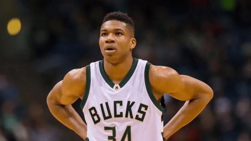 雄鹿已经无缘季后赛，也是字母哥自21岁后首次无缘季后赛
03月29日讯，在NBA