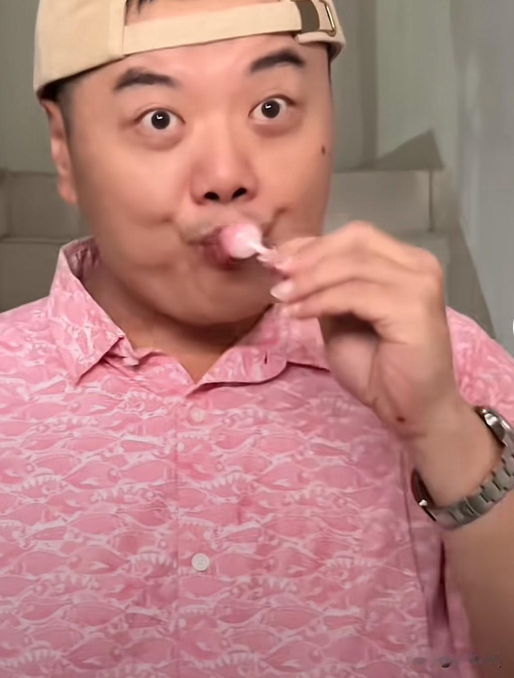 林子聪大变装，衣着西装加领带，竟然撞脸曾志伟儿子曾国祥和张丰毅儿子张博宇。
