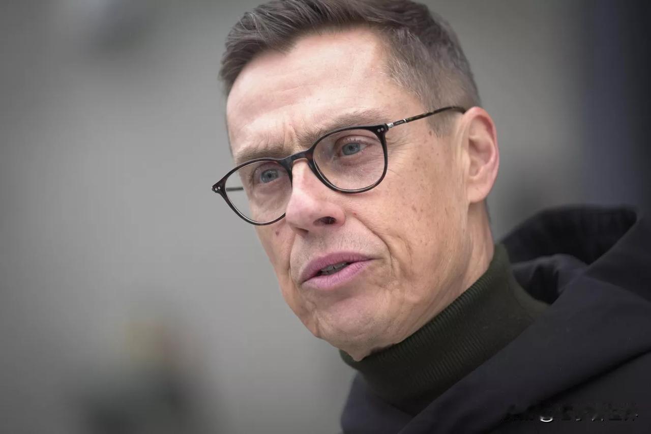 【芬兰总统：努力组建北约中最强大的北极力量】
柏林时间2026年2月14日，芬兰