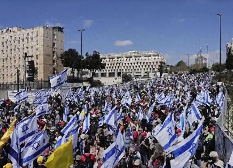 以色列开始害怕了，害怕的是这场战争，让以色列认识到以后会面临被灭国的危险。

当