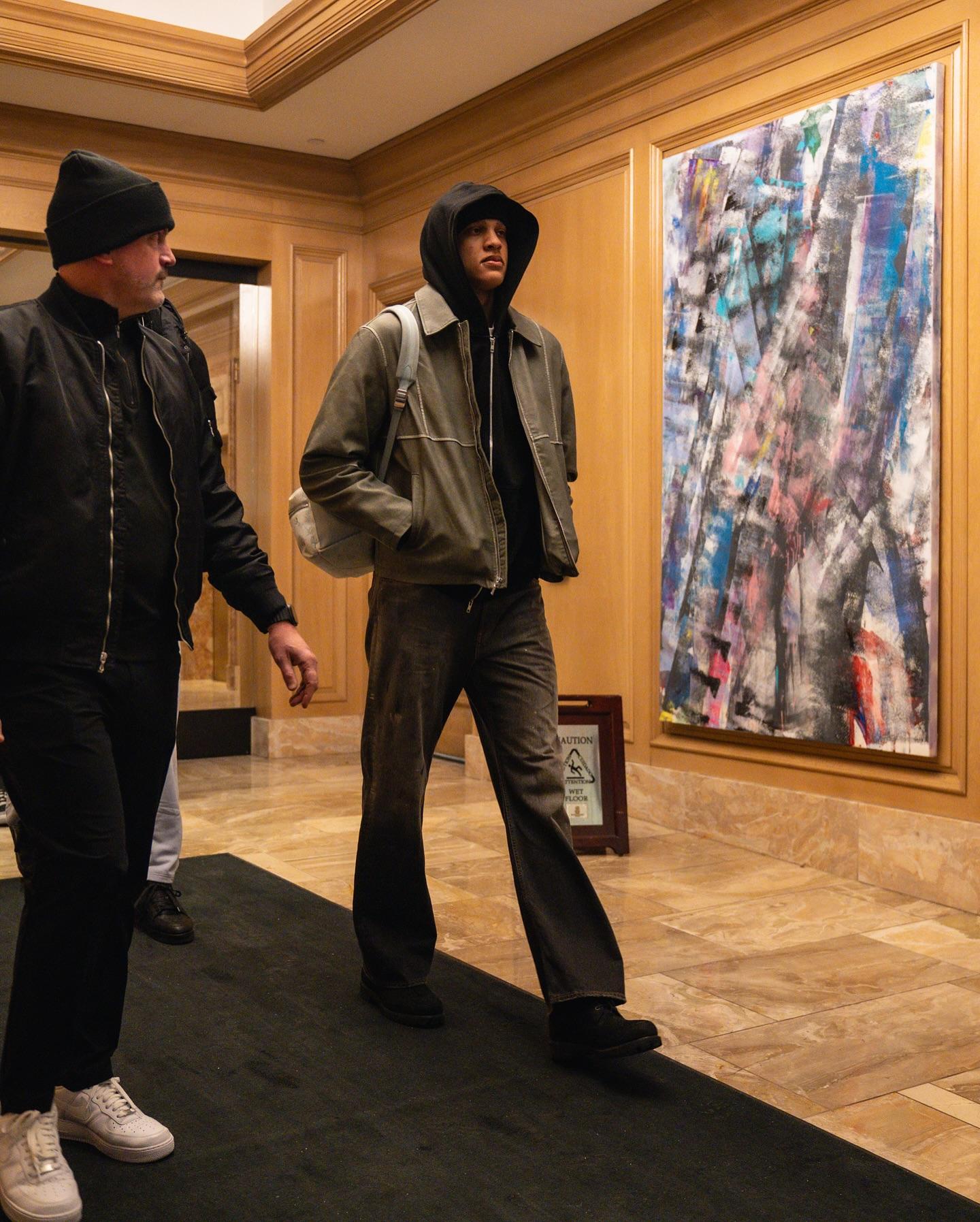 穿搭如何？凯尔特人社媒分享球员穿搭照片