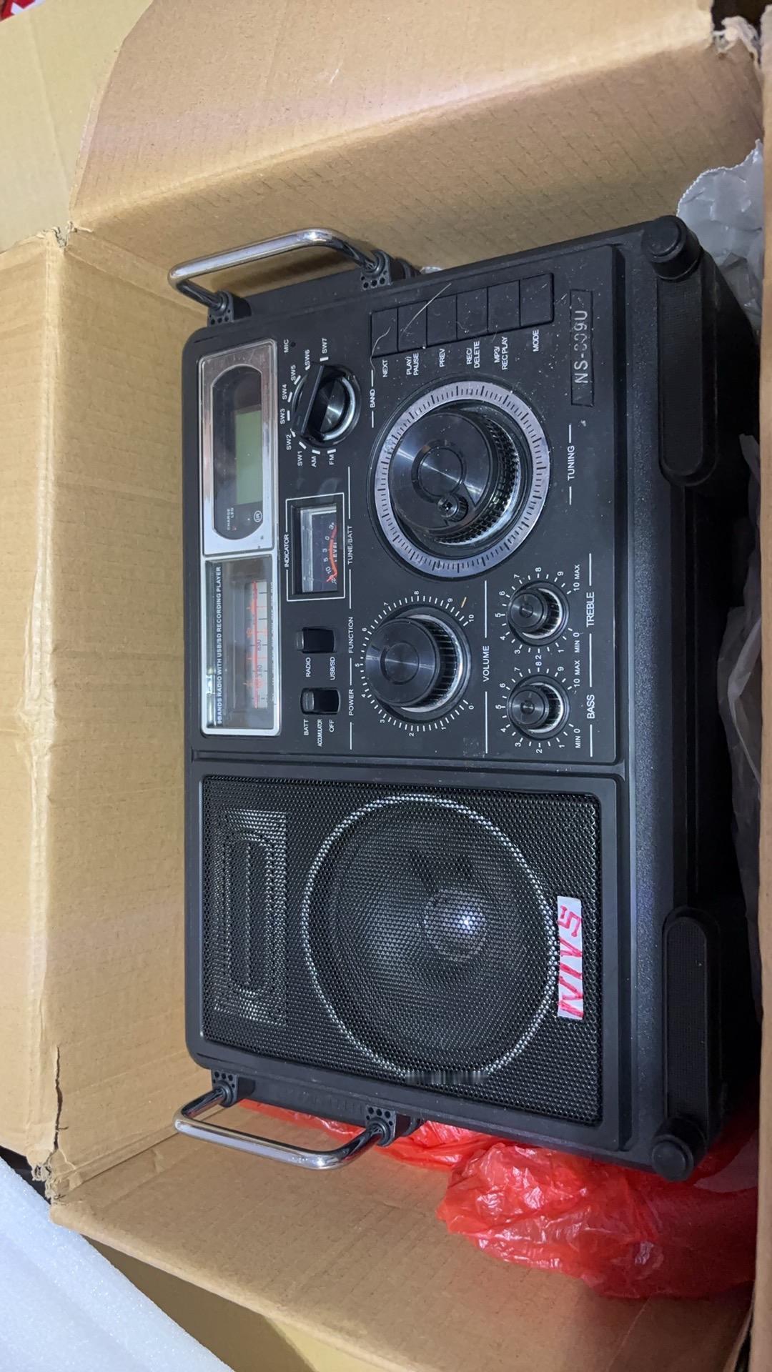 一台仿品机，内部做工非常普通 ，作为一个实在的维修人员，不建议维修，所以建议放弃