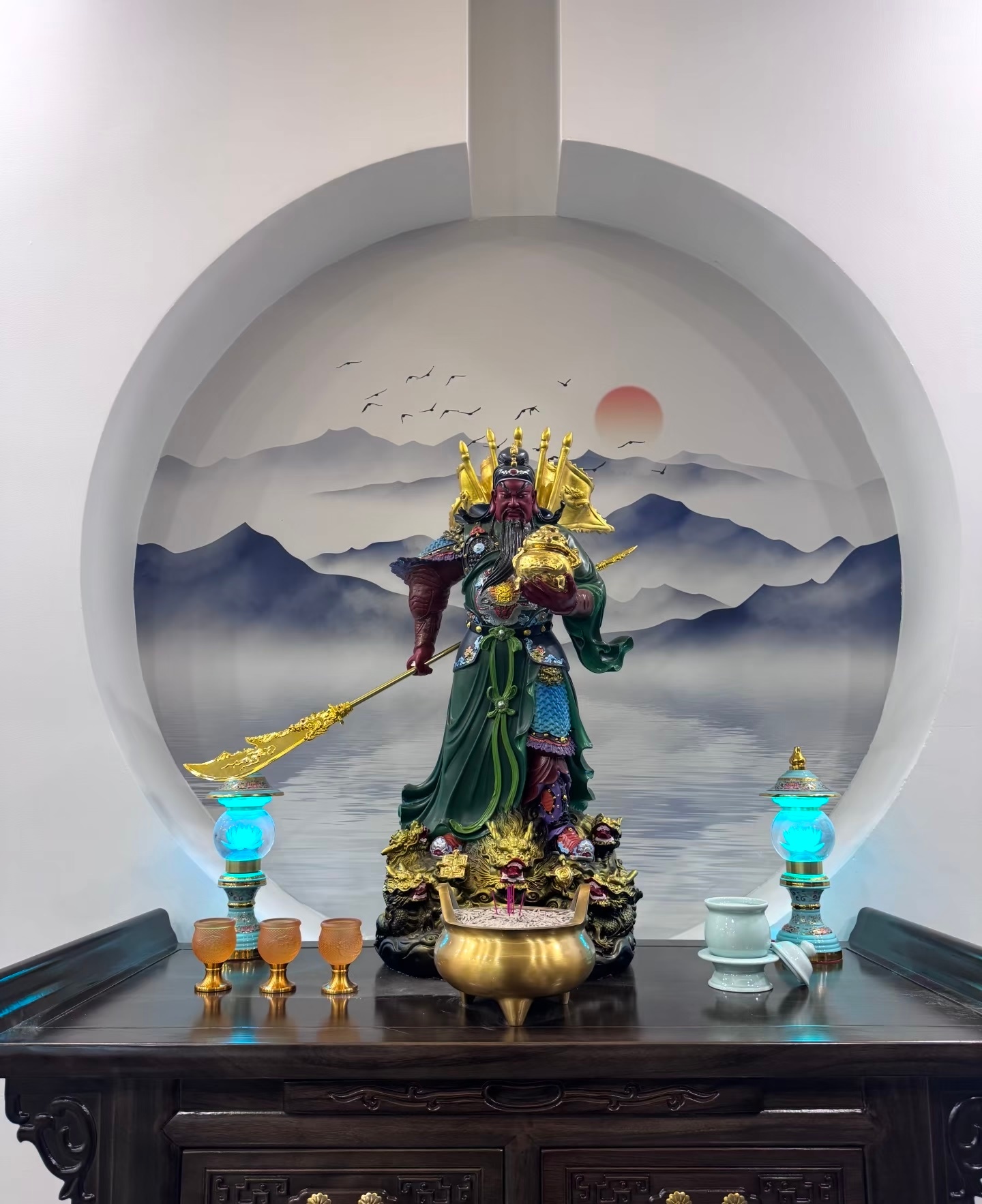 关公袍下过，关关难过关关过。祝大家股票暴涨