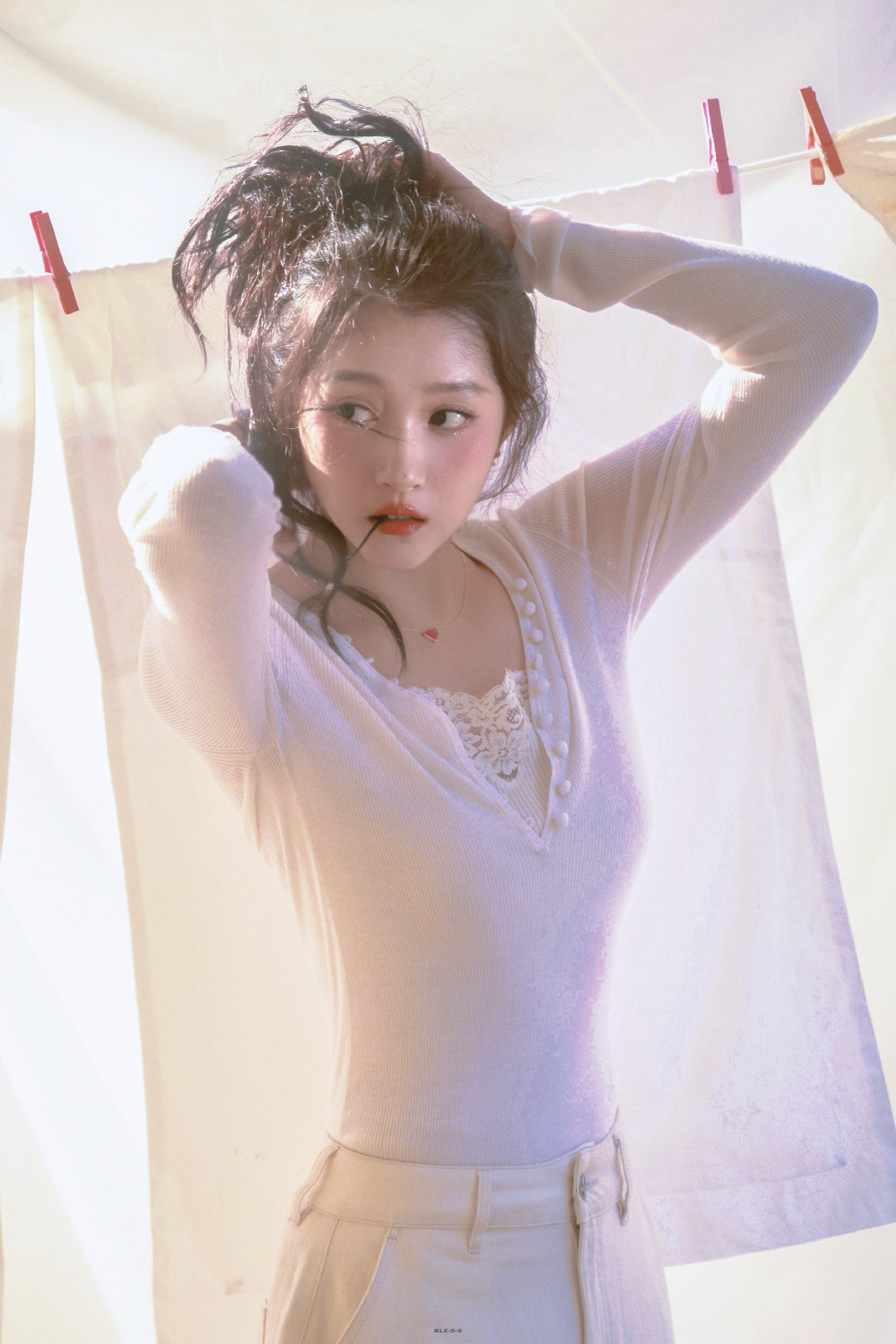 关晓彤在转移话题这块编故事张口就来明晚看王牌对王牌~(¯▽¯~) 