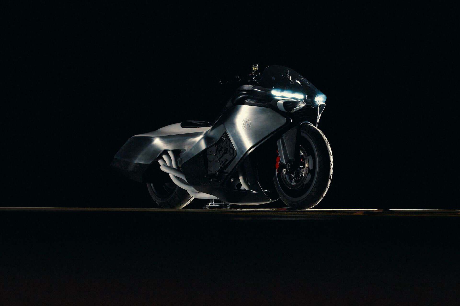 宝马新发的概念摩托车Vision K18 