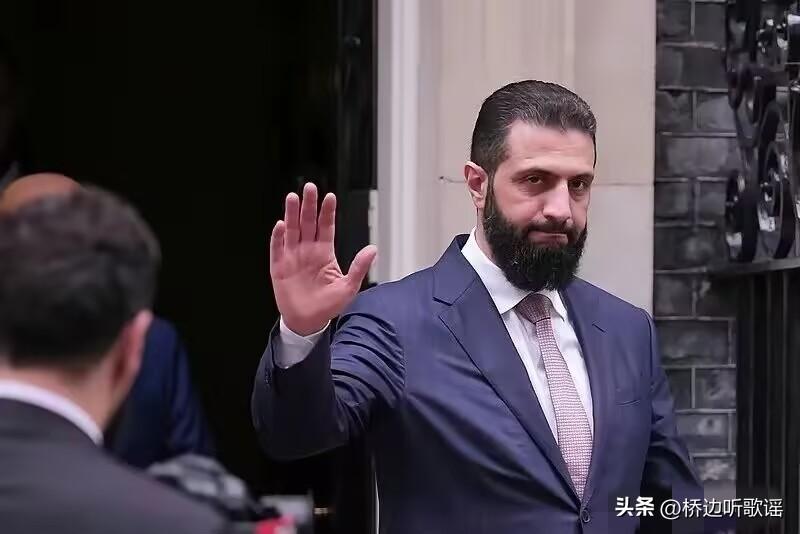 叙利亚过渡政府总统艾哈迈德·沙拉3月31日在英国访问时表示，面对美国和以色列与伊