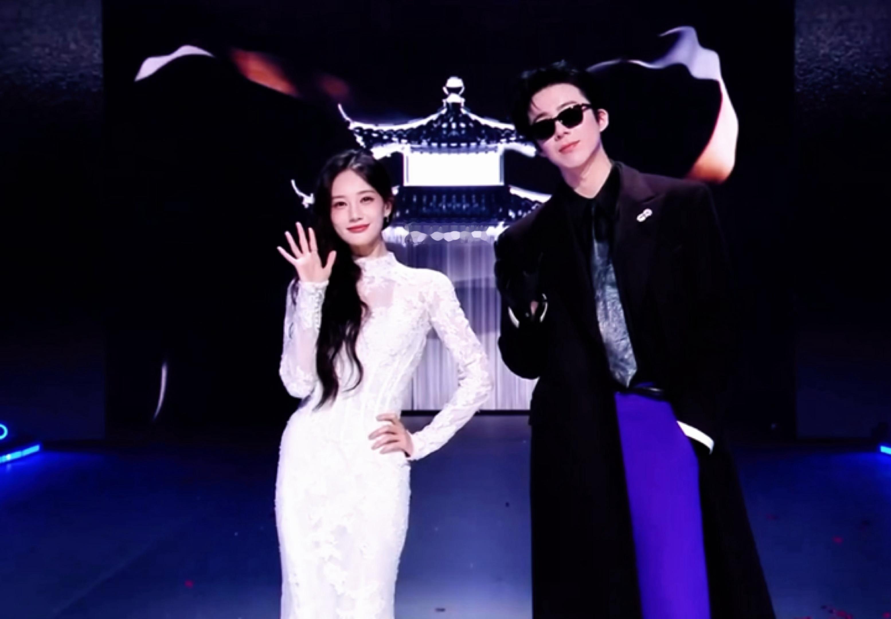 珩扫内鱼现代版尖叫之夜红毯