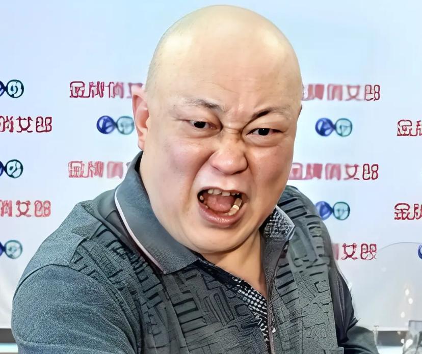 2017年，“包拯”金超群不幸查出癌症，手术前，他拉着妻子的手说：我走后，你可以