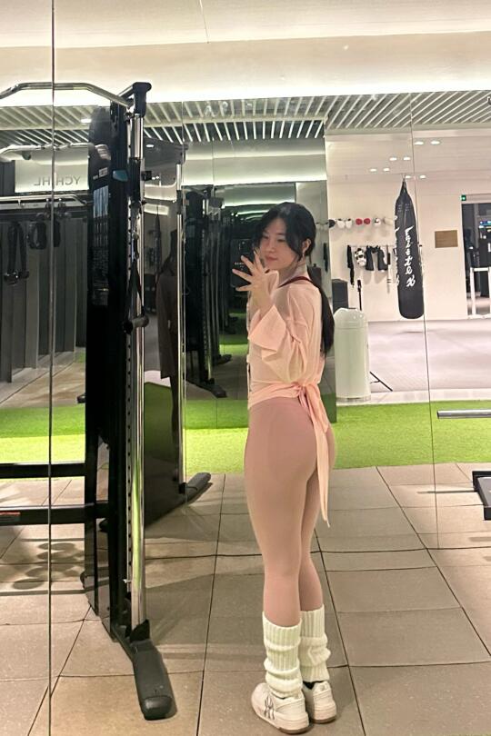 今天是粉粉的健身女孩