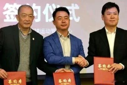 卡约彻底无缘加盟？5万欧“大鱼”马塞尔真要来了！
  据记者透露泰山队外援中卫马