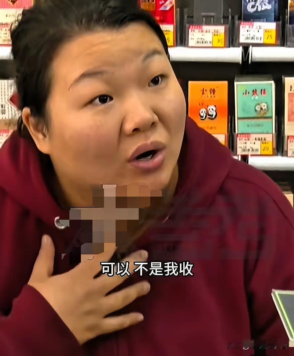 便利店老板现在估计肠子都悔青了！

他后悔的不是联系了回收黄金的人，也不是拿了提