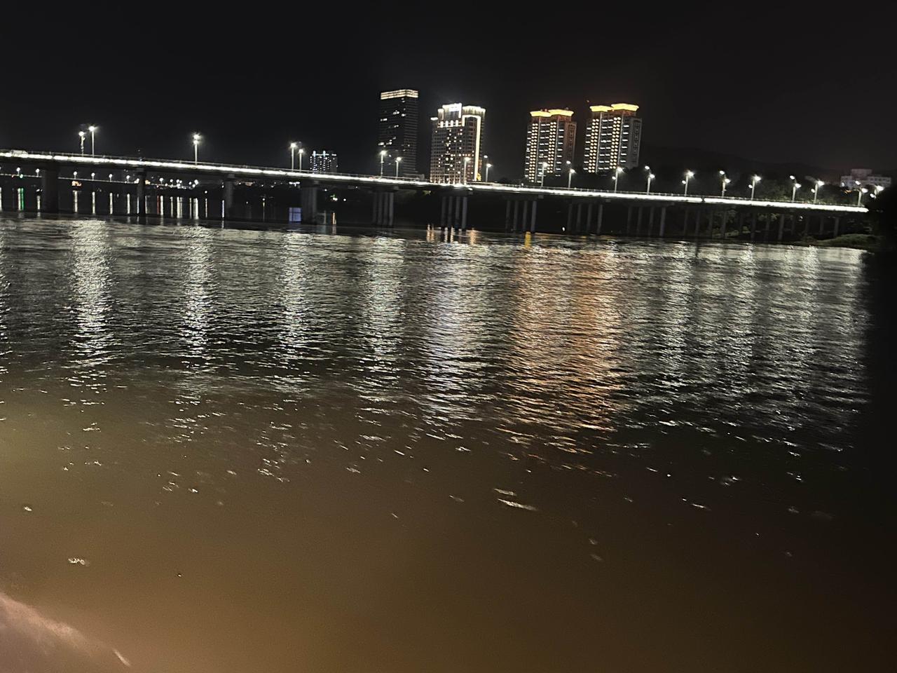 昨天晚上7:00从父母家回来，吃过晚饭又赶着去了一趟父母家，为啥？不放心母亲做了